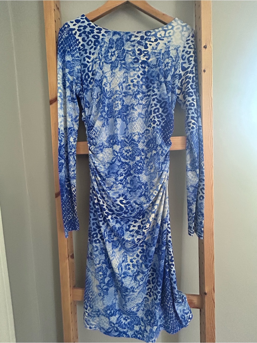 Carmen Marc Valvo Blue Floral & Animal-Print Long Sleeve Knit Jersey Dress